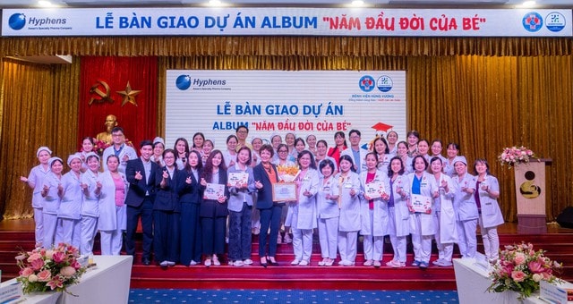Album 'Năm đầu đời của bé' - Món quà ý nghĩa cho mẹ & bé tại Bệnh viện Hùng Vương- Ảnh 2.