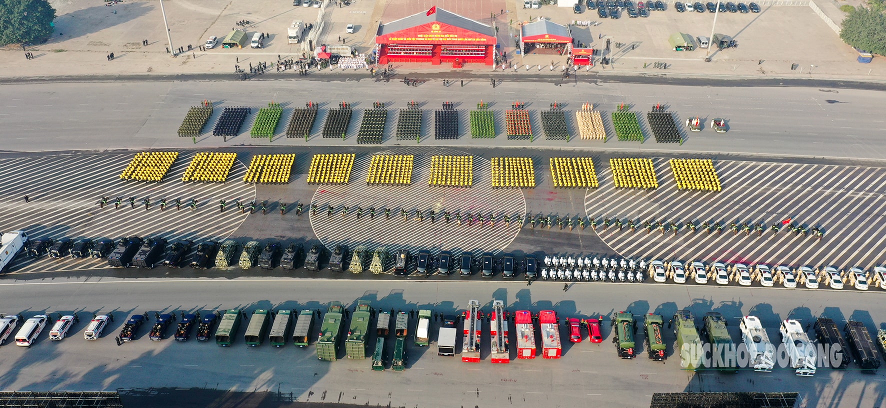 Dàn khí tài hiện đại hợp luyện, chuẩn bị lễ xuất quân bảo vệ Đại hội XIV của Đảng- Ảnh 1.