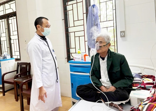 Trời chuyển lạnh, gia tăng bệnh nhân phổi nhập viện - Ảnh 2.