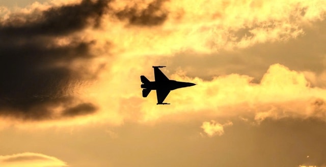 Chiến thuật kiểu NATO 'không cứu nổi' F-16 Ukraine trước hỏa lực Nga- Ảnh 1.