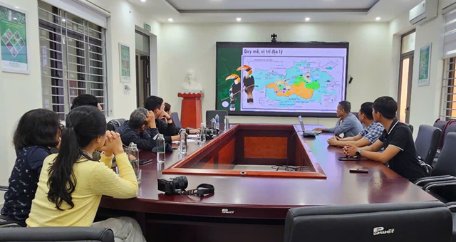 Nhân nuôi loài gà quý hiếm có nguy cơ tuyệt chủng trong tự nhiên- Ảnh 1. Nhân nuôi loài gà quý hiếm có nguy cơ tuyệt chủng trong tự nhiên- Ảnh 1.