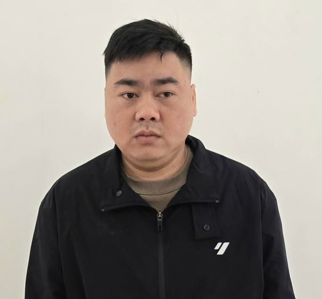 Khởi tố đối tượng điều hành hơn 100 website khiêu dâm, phát tán hàng nghìn video đồi trụy- Ảnh 1. Khởi tố đối tượng điều hành hơn 100 website khiêu dâm, phát tán hàng nghìn video đồi trụy- Ảnh 1.