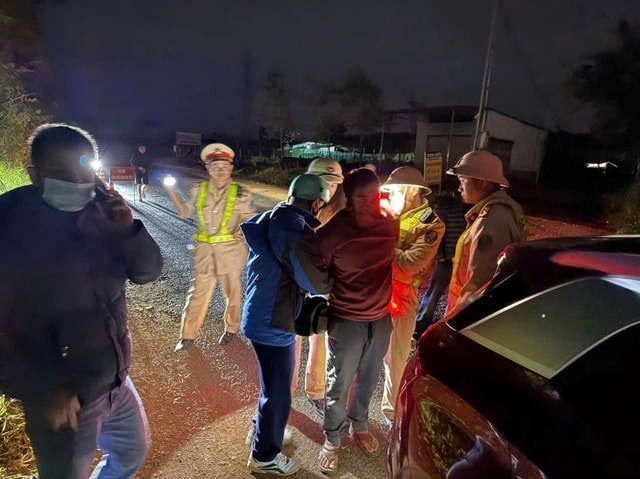 Nhận chở thuê 150kg pháo nổ đi giao bị công an bắt quả tang- Ảnh 1. Nhận chở thuê 150kg pháo nổ đi giao bị công an bắt quả tang- Ảnh 1.