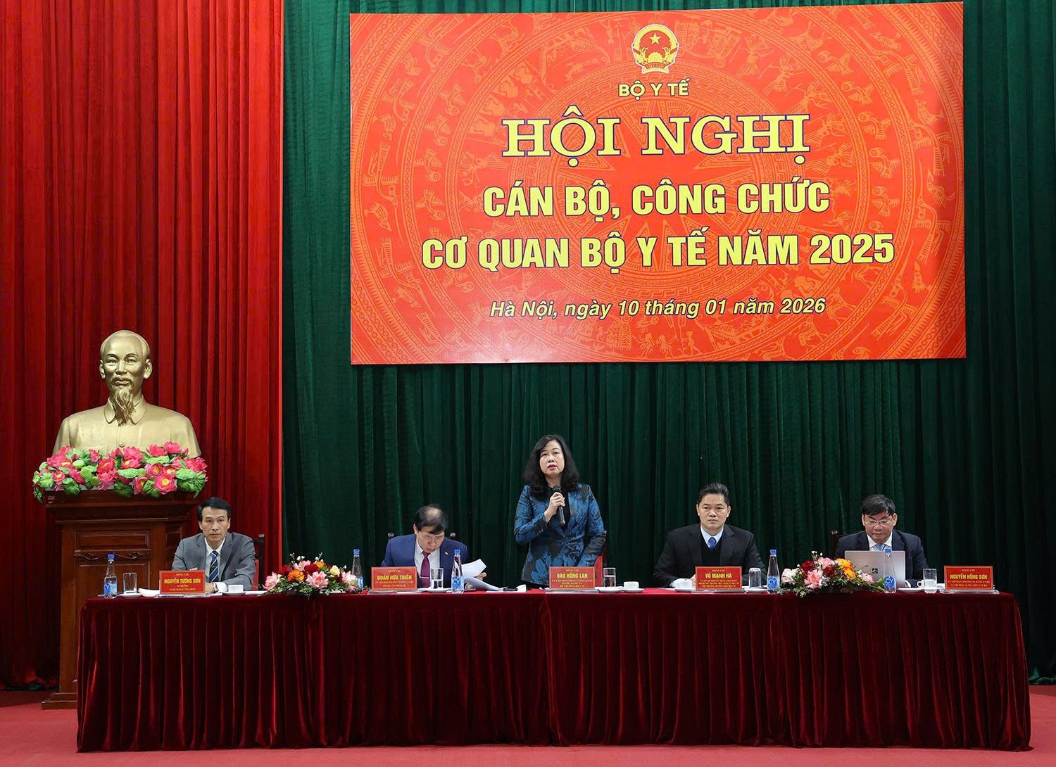 9 nhiệm vụ trọng tâm năm 2026 tạo nền tảng vững chắc cho phát triển ngành y tế trong giai đoạn mới- Ảnh 3. 9 nhiệm vụ trọng tâm năm 2026 tạo nền tảng vững chắc cho phát triển ngành y tế trong giai đoạn mới- Ảnh 3.