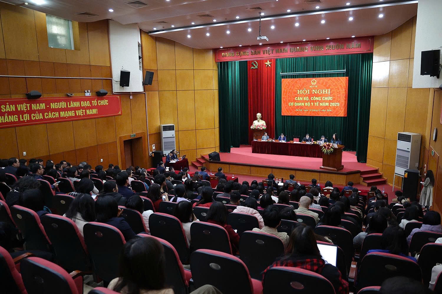 9 nhiệm vụ trọng tâm năm 2026 tạo nền tảng vững chắc cho phát triển ngành y tế trong giai đoạn mới- Ảnh 10. 9 nhiệm vụ trọng tâm năm 2026 tạo nền tảng vững chắc cho phát triển ngành y tế trong giai đoạn mới- Ảnh 10.