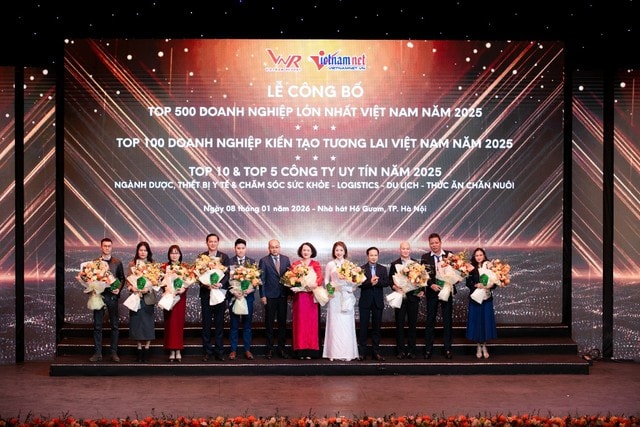 Vinapharm tiếp tục khẳng định vị thế trong top 10 Công ty uy tín ngành Dược - Thiết bị y tế và Chăm sóc sức khỏe năm 2025- Ảnh 3. Vinapharm tiếp tục khẳng định vị thế trong top 10 Công ty uy tín ngành Dược - Thiết bị y tế và Chăm sóc sức khỏe năm 2025- Ảnh 3.