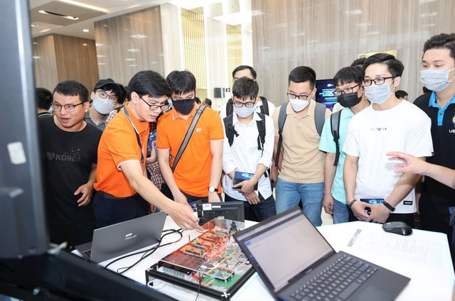 Chính phủ xác định 5 nhóm nhân lực công nghệ số chất lượng cao gắn với ưu đãi đặc biệt ra sao?- Ảnh 1.