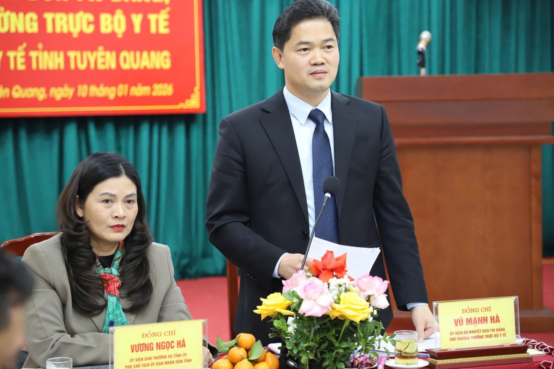 Thứ trưởng Thường trực Bộ Y tế Vũ Mạnh Hà làm việc với ngành Y tế tỉnh Tuyên Quang- Ảnh 2.