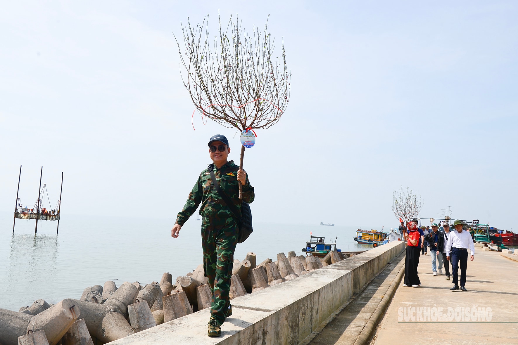 Thăm, chúc Tết cán bộ, chiến sĩ đảo Hòn Khoai- Ảnh 5.