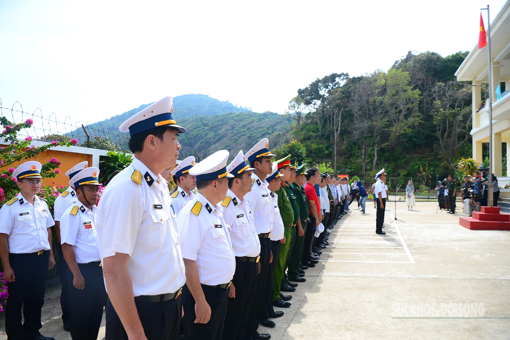 Thăm, chúc Tết cán bộ, chiến sĩ đảo Hòn Khoai- Ảnh 9.