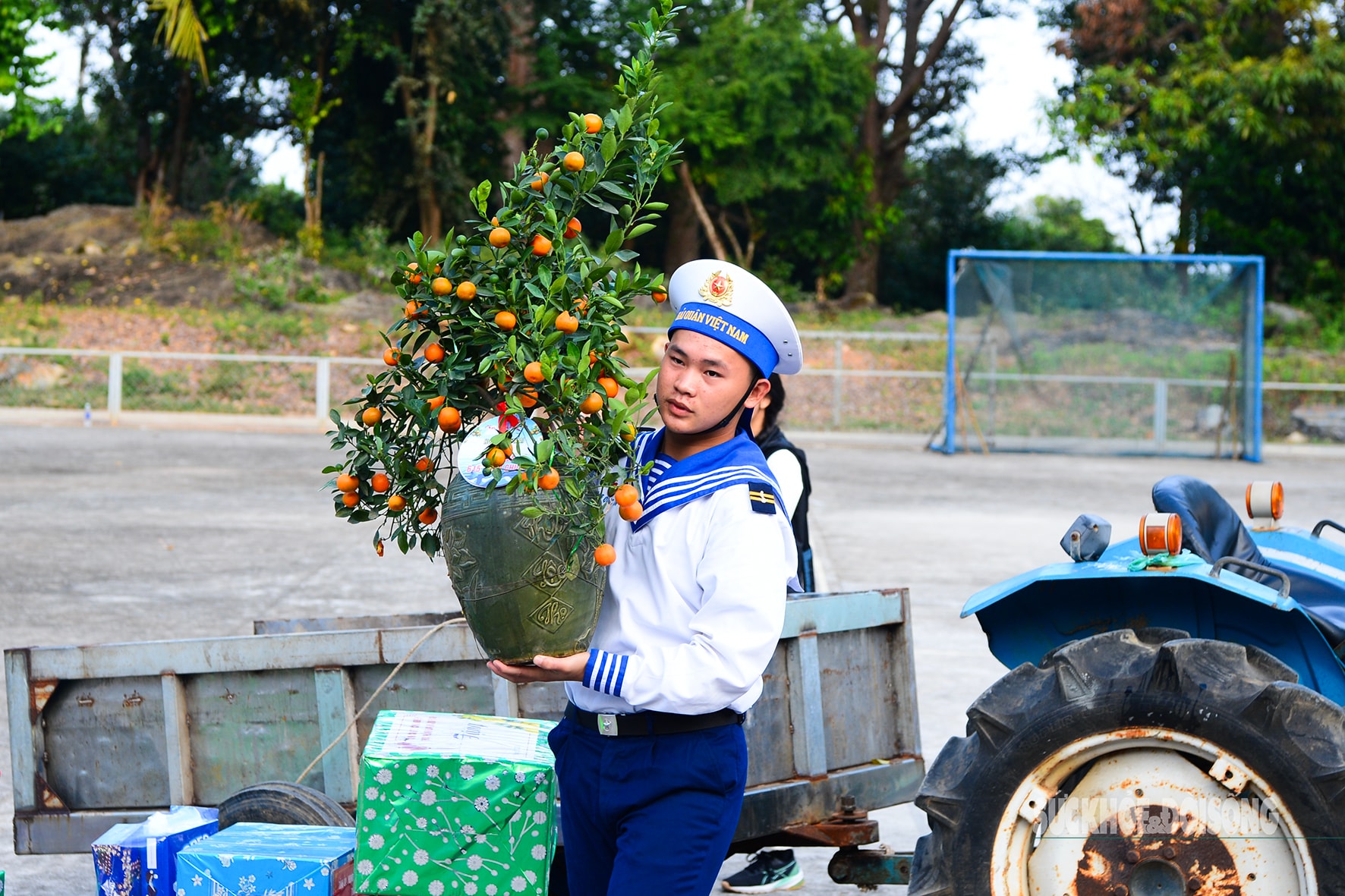 Ấm áp tình quân dân trên đảo Hòn Chuối- Ảnh 3.