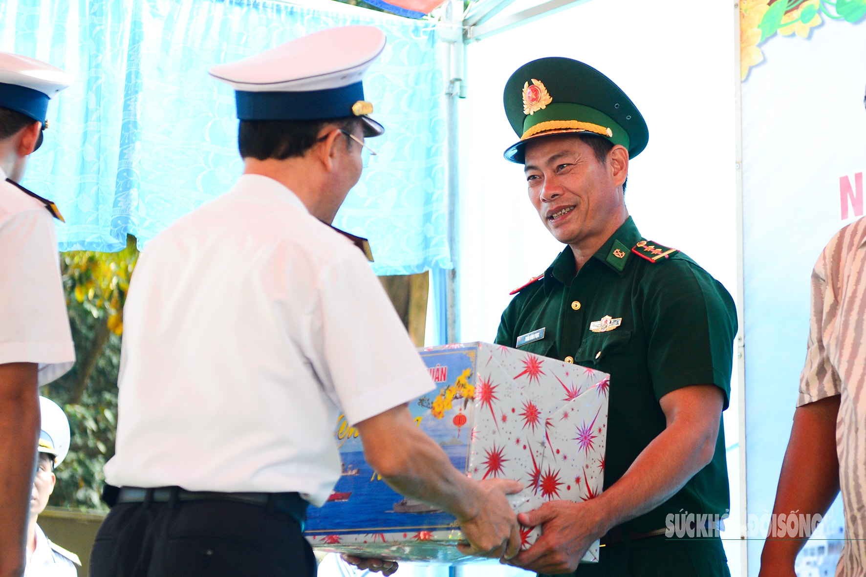 Ấm áp tình quân dân trên đảo Hòn Chuối- Ảnh 4.