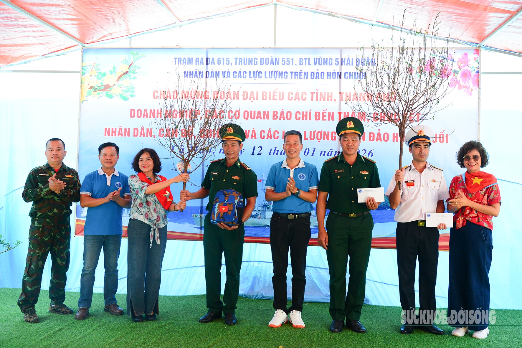 Ấm áp tình quân dân trên đảo Hòn Chuối- Ảnh 12.