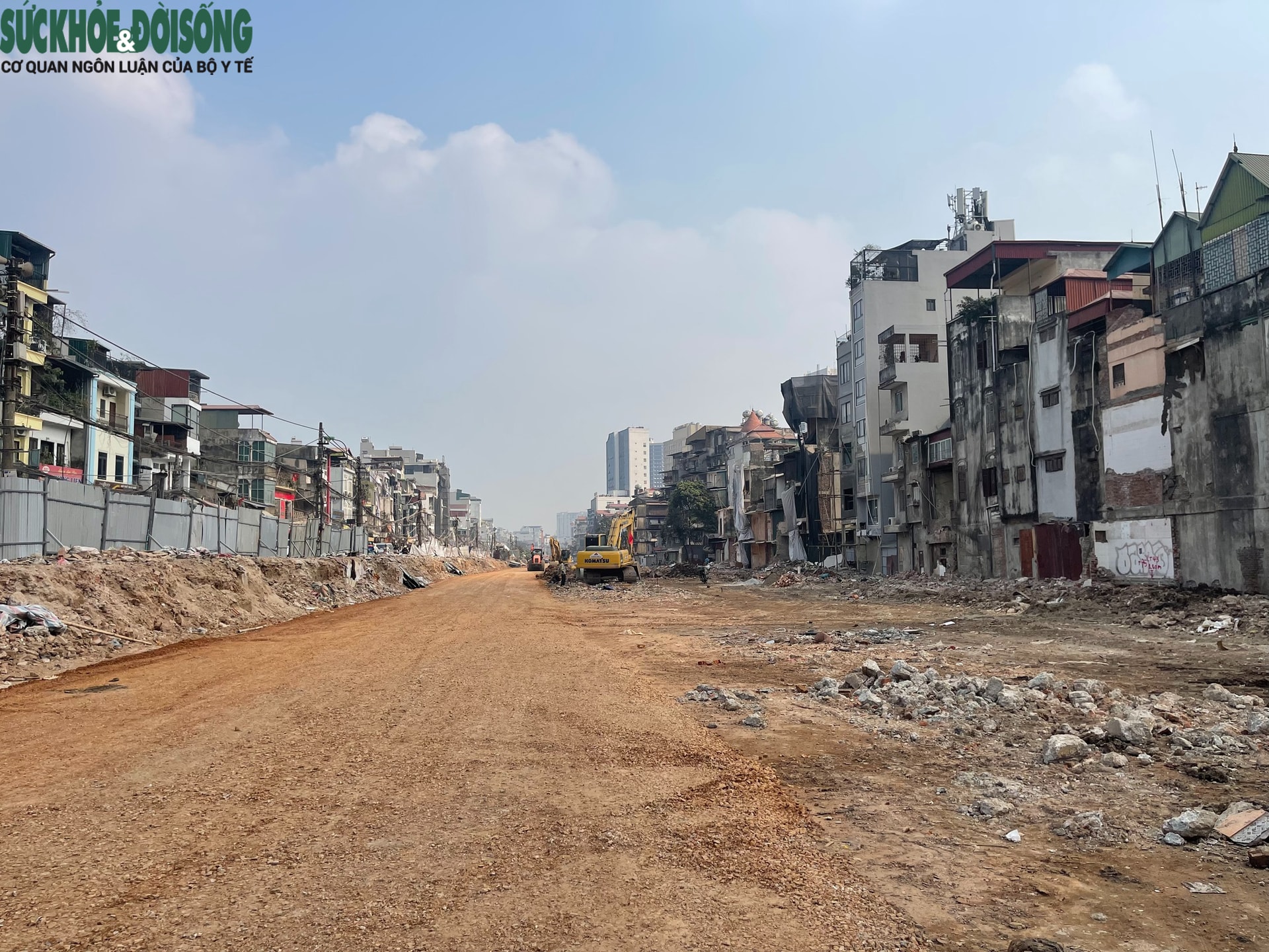 Mở đường Vành đai 1: Nhà ngõ thành mặt phố, giá vượt 300 triệu đồng/m²- Ảnh 1.