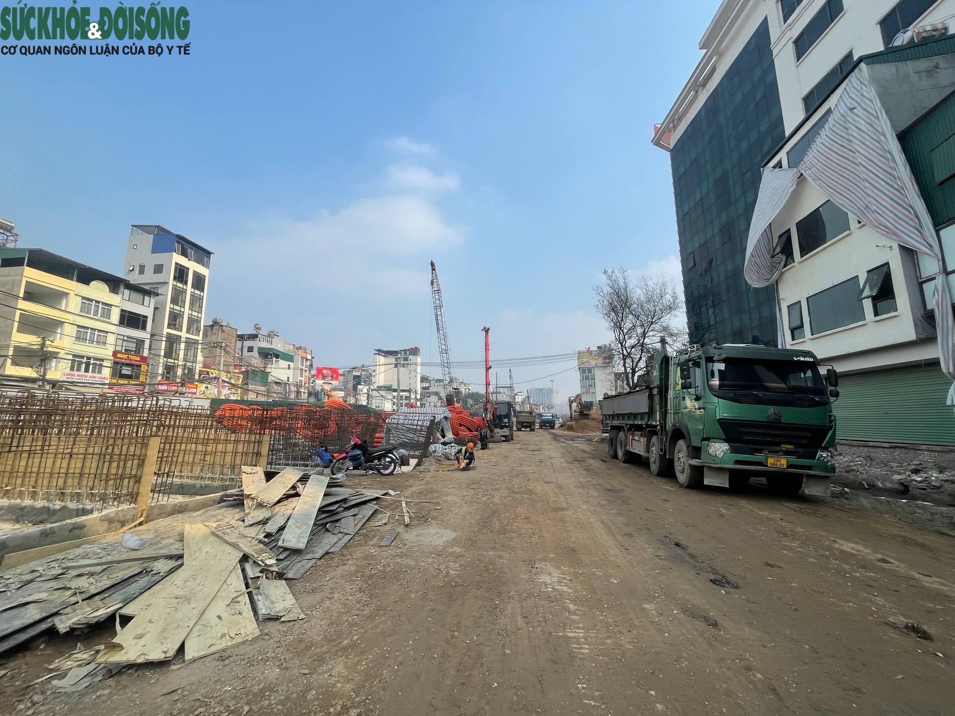 Mở đường Vành đai 1: Nhà ngõ thành mặt phố, giá vượt 300 triệu đồng/m²- Ảnh 2.