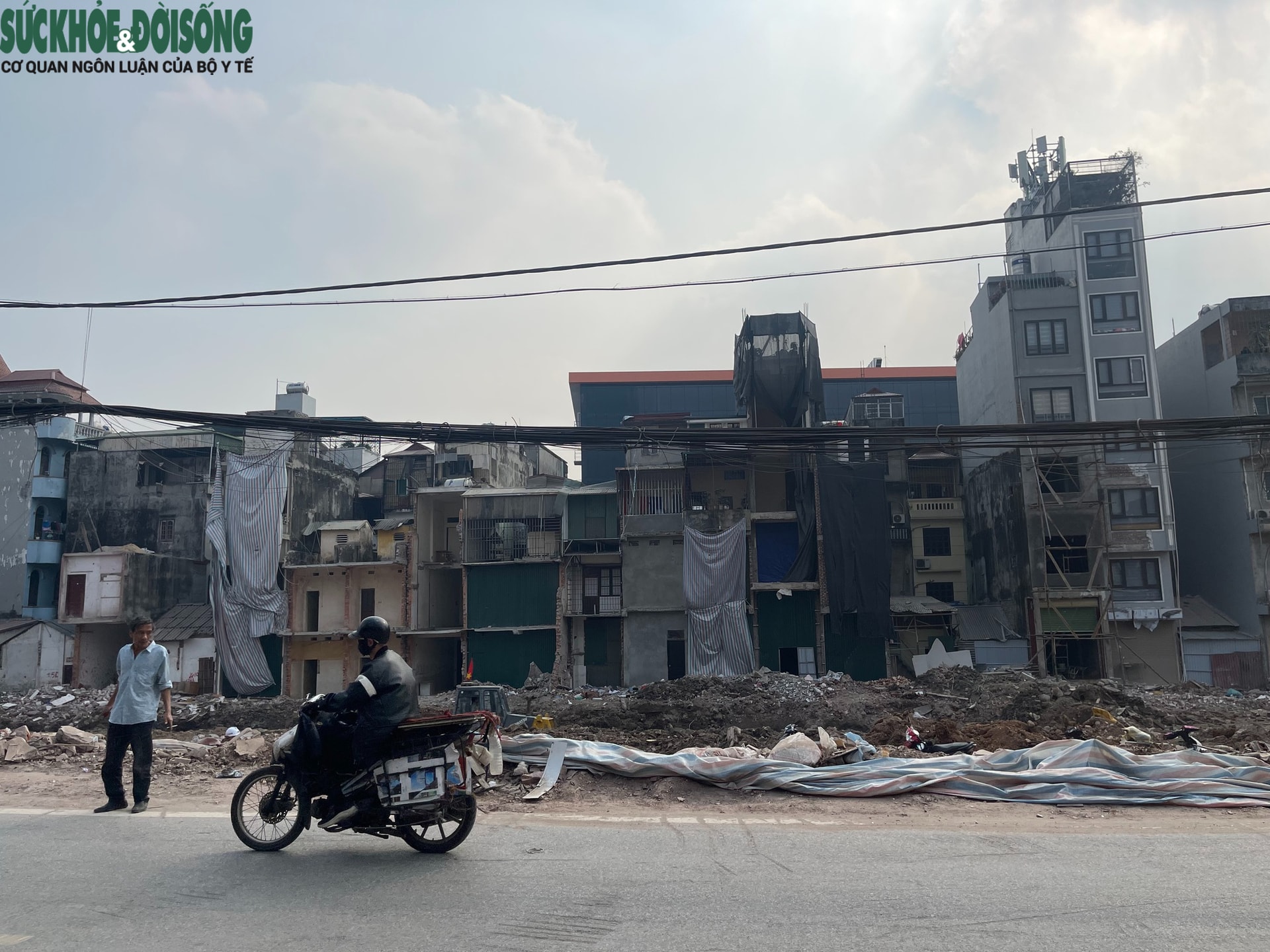 Mở đường Vành đai 1: Nhà ngõ thành mặt phố, giá vượt 300 triệu đồng/m²- Ảnh 3.