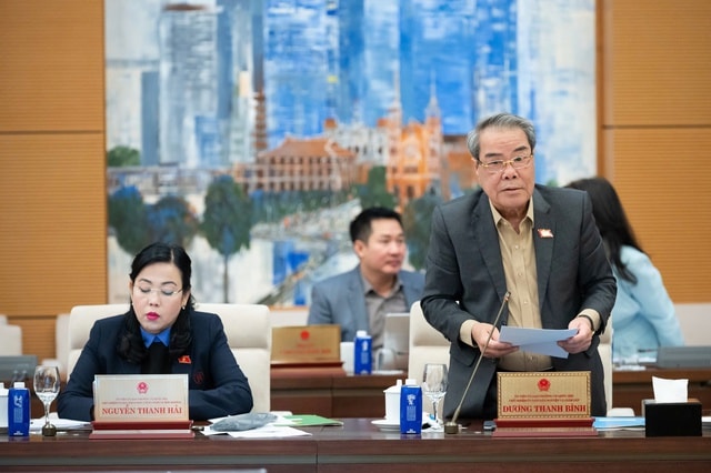 Chuyển đổi từ xe xăng sang xe điện: Cử tri mong lộ trình hợp lý, khả thi- Ảnh 3. Chuyển đổi từ xe xăng sang xe điện: Cử tri mong lộ trình hợp lý, khả thi- Ảnh 3.