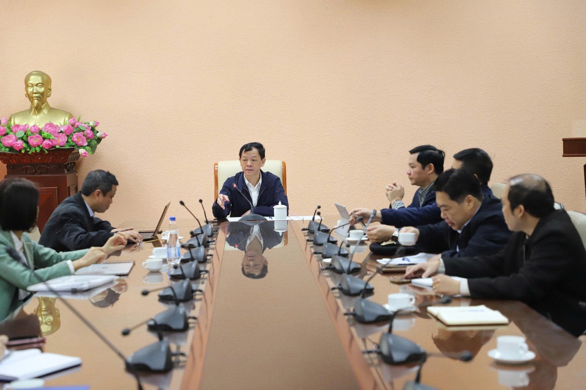 Tiếp tục thực hiện chuyển đổi số y tế hiện đại, hiệu quả, tránh lãng phí, tiêu cực- Ảnh 2.