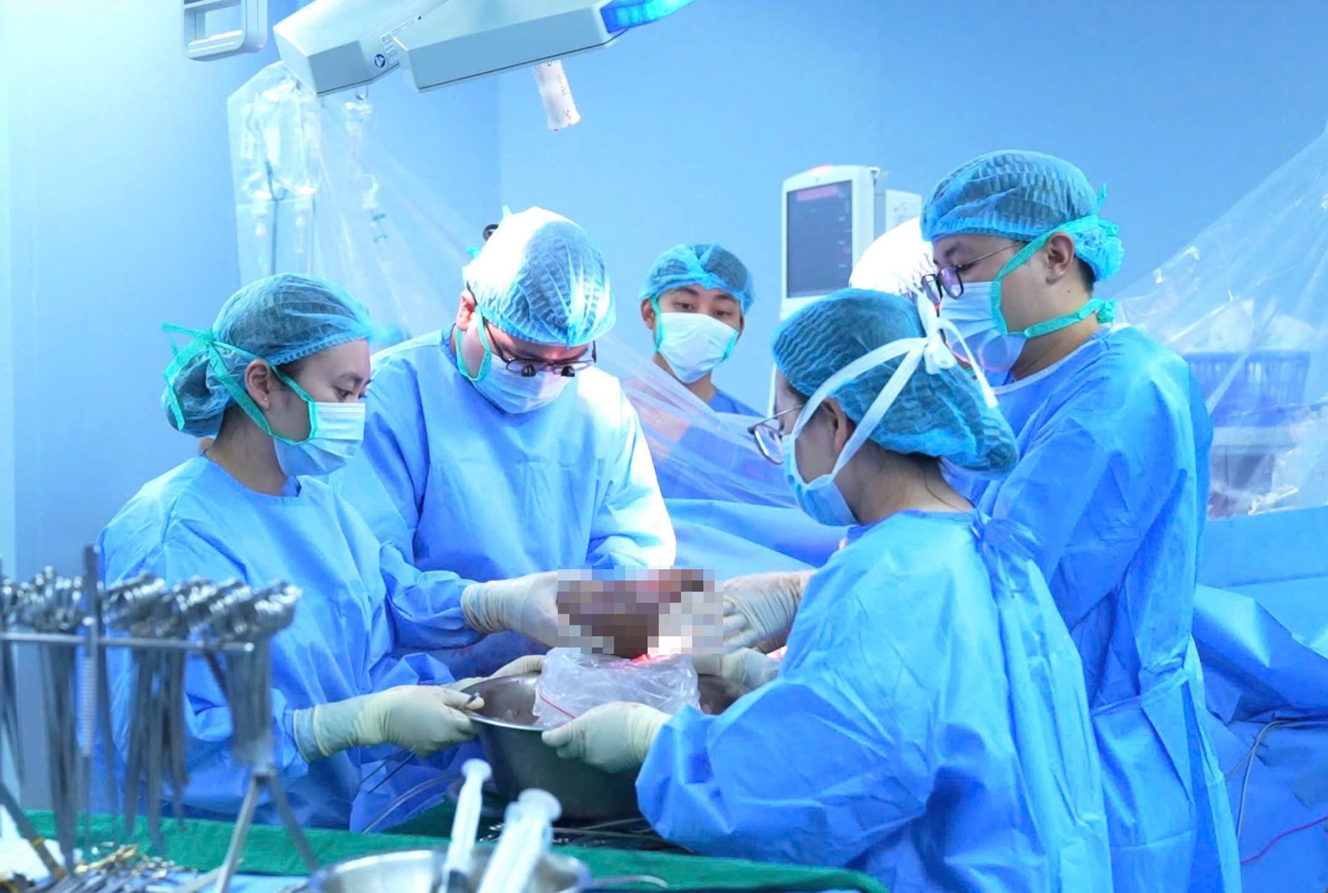 Nữ nhân viên y tế hiến tạng, 5 cuộc đời được tái sinh- Ảnh 3.