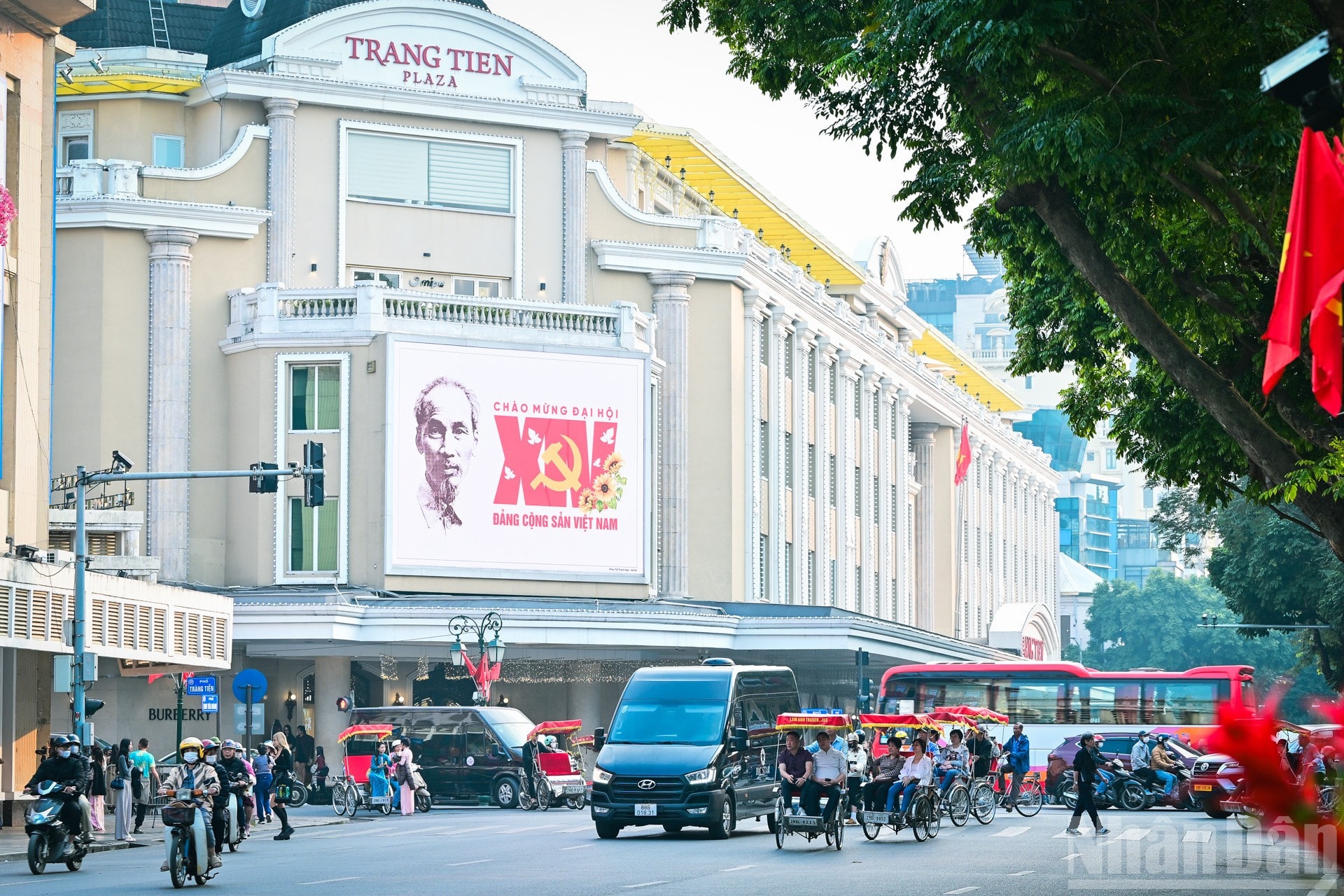  Thủ đô Hà Nội rực rỡ đón chào Đại hội XIV của Đảng- Ảnh 8.