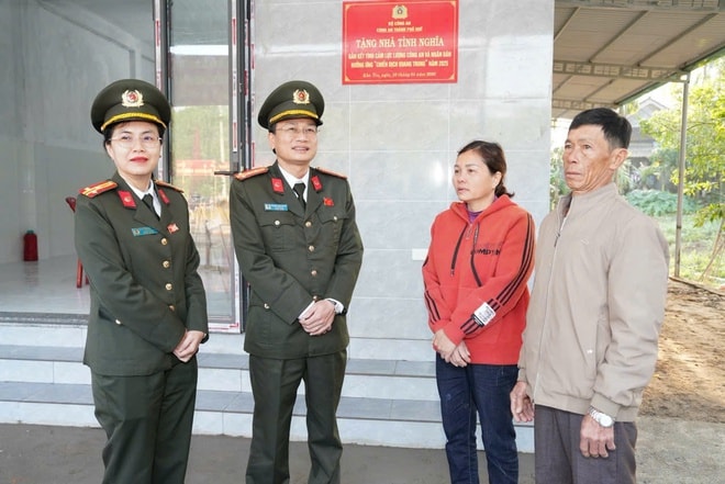 Người dân vùng sạt lở ở Huế đón niềm vui an cư khi 'Chiến dịch Quang Trung' về đích sớm- Ảnh 10.