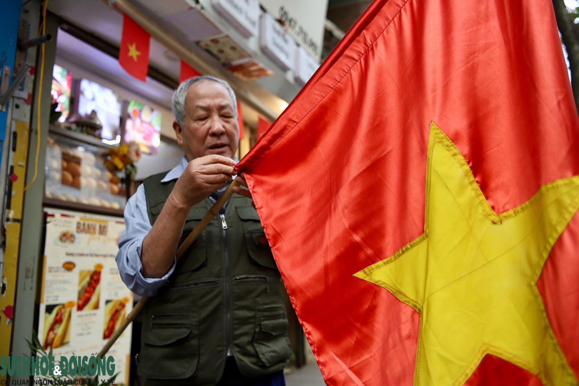 Hà Nội rực rỡ sắc cờ chào mừng Đại hội XIV của Đảng- Ảnh 17.