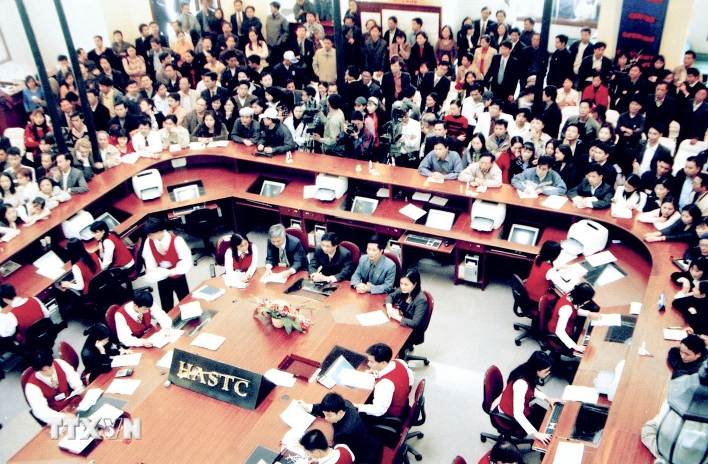 Đại hội IX của Đảng 25 năm trước: Mở đường tiến vào thế kỷ mới, thiên niên kỷ mới- Ảnh 4.