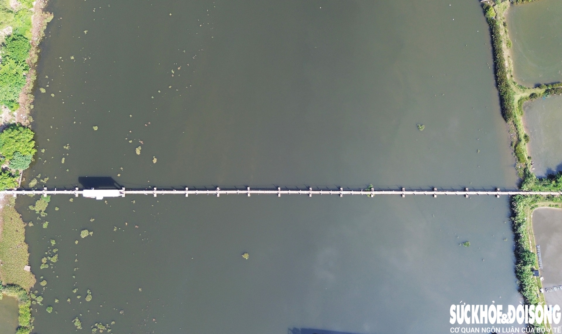 Cận cảnh 'cầu vĩnh biệt' chờ ngày bị xóa sổ sau hơn 40 năm tồn tại- Ảnh 2.