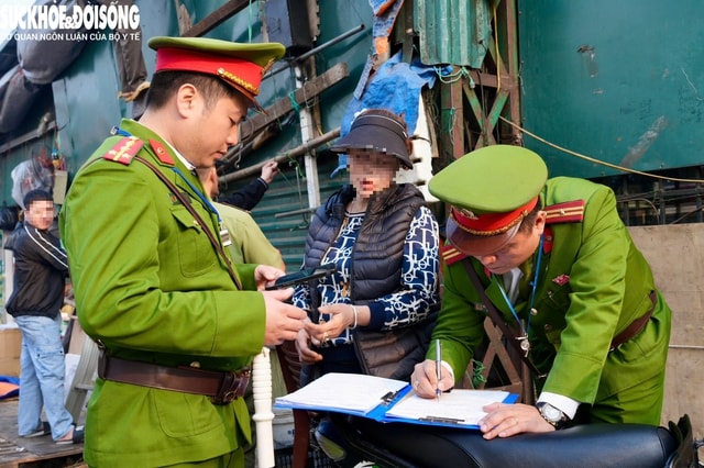 Hà Nội xóa bỏ chợ tạm, chợ cóc quanh chợ Long Biên- Ảnh 6.