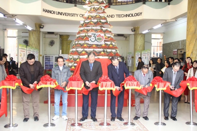 Lan tỏa niềm tự hào HUBT qua cuộc thi sáng tác Logo, Slogan kỷ niệm 30 năm thành lập- Ảnh 4.