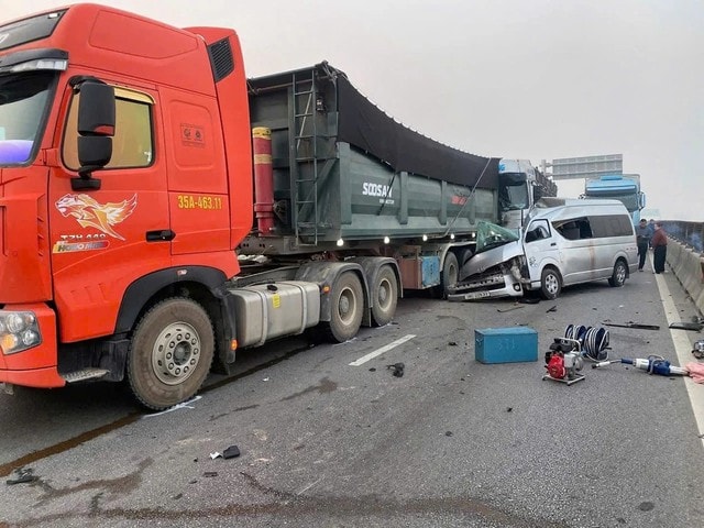 Danh tính 9 người thương vong trong vụ tai nạn trên cao tốc, 3 người chuyển ra BV Việt Đức- Ảnh 1.