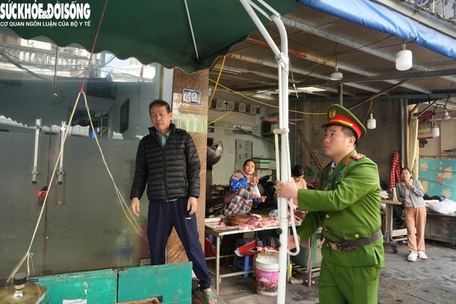 Hà Nội xóa bỏ chợ tạm, chợ cóc quanh chợ Long Biên- Ảnh 3.