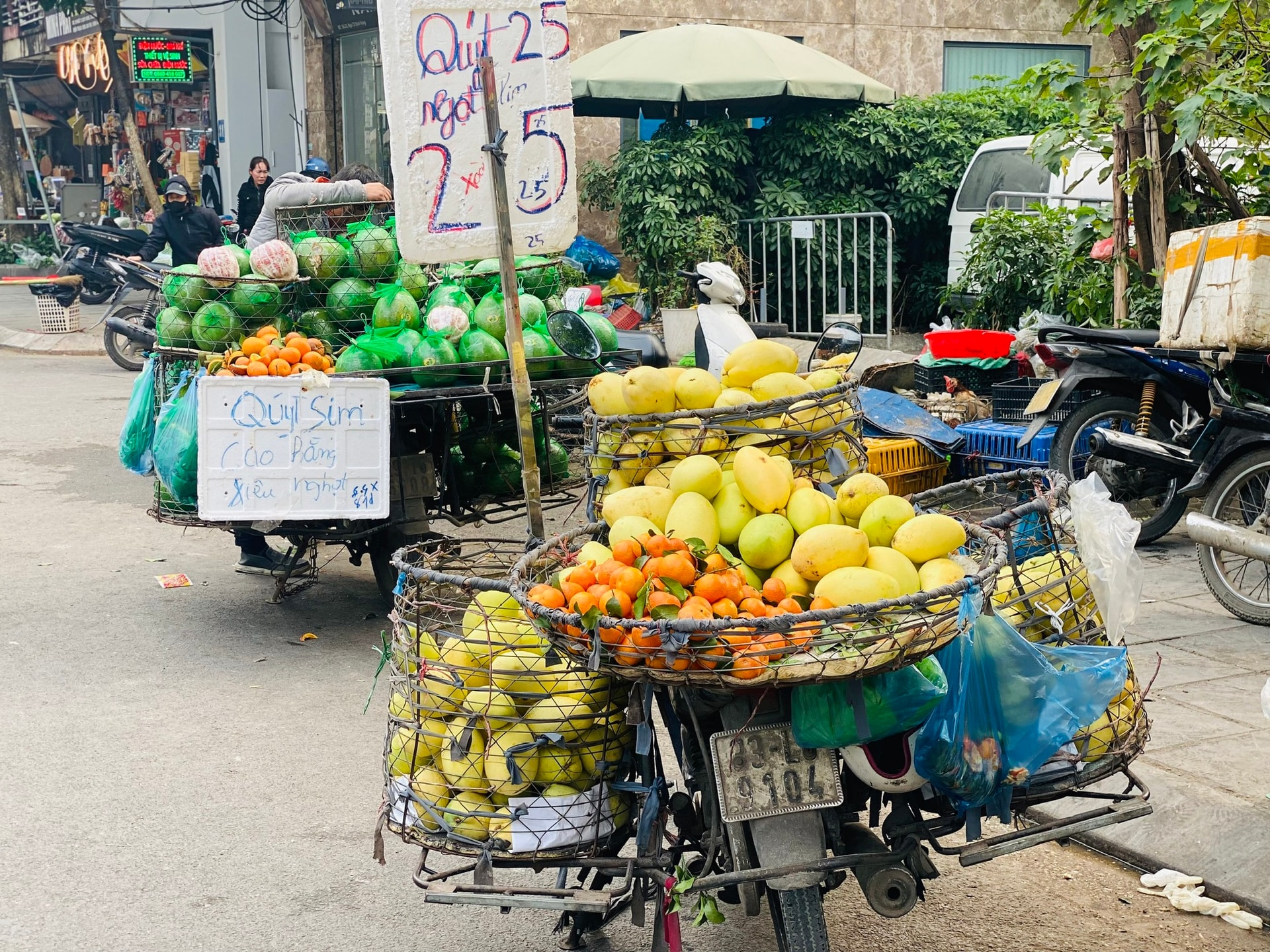 Loại quýt mã rám có gì đặc biệt mà khiến tiểu thương Việt nhập hàng tạ về bán mỗi ngày?- Ảnh 1.