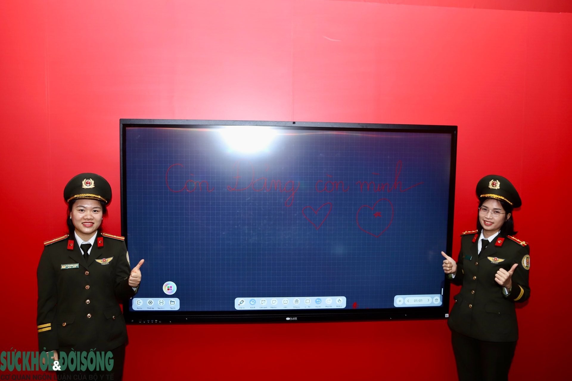 Triển lãm 'Từ Đại hội đến Đại hội' góp phần tái hiện chặng đường phát triển vẻ vang của Đảng- Ảnh 10.