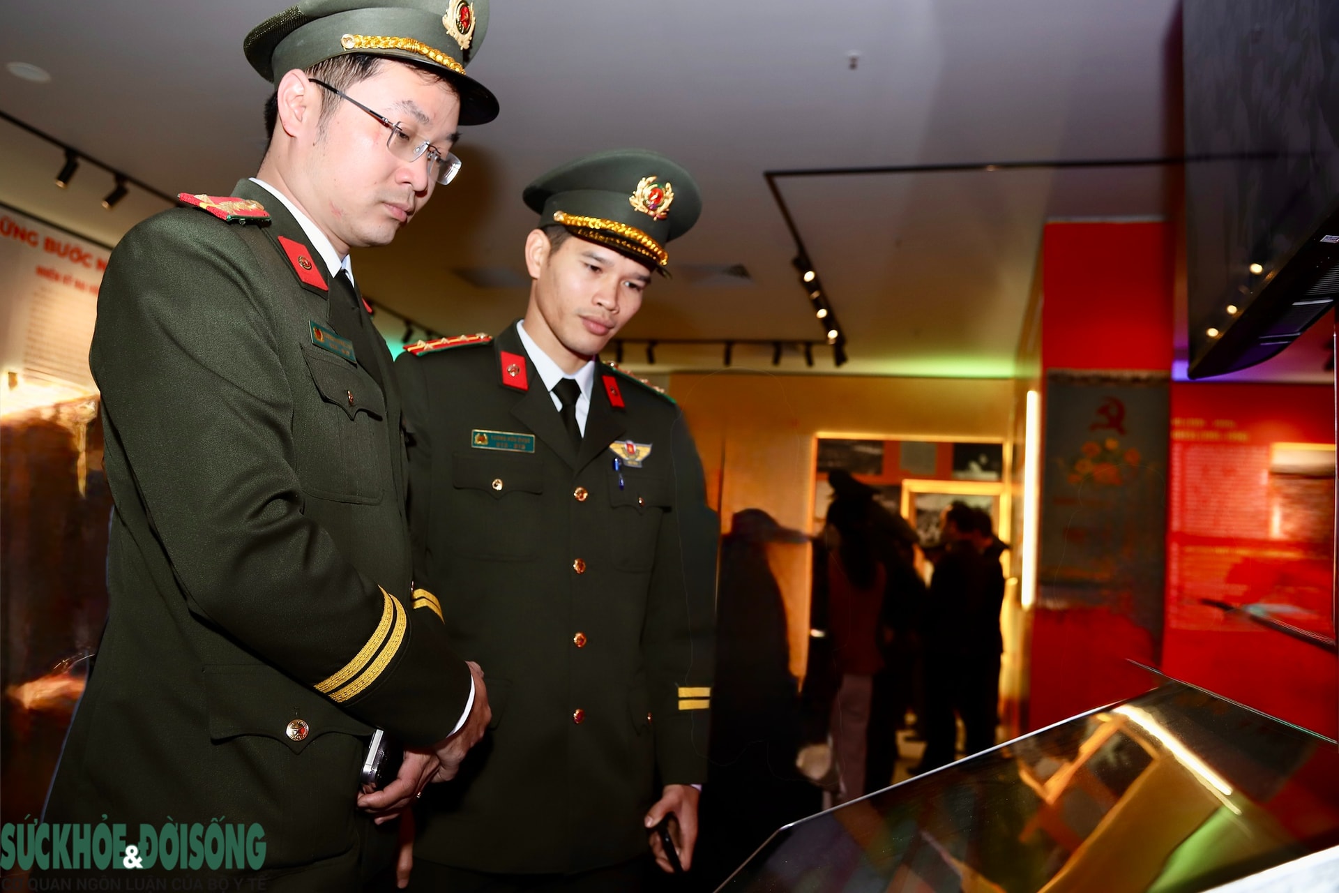 Triển lãm 'Từ Đại hội đến Đại hội' góp phần tái hiện chặng đường phát triển vẻ vang của Đảng- Ảnh 11.