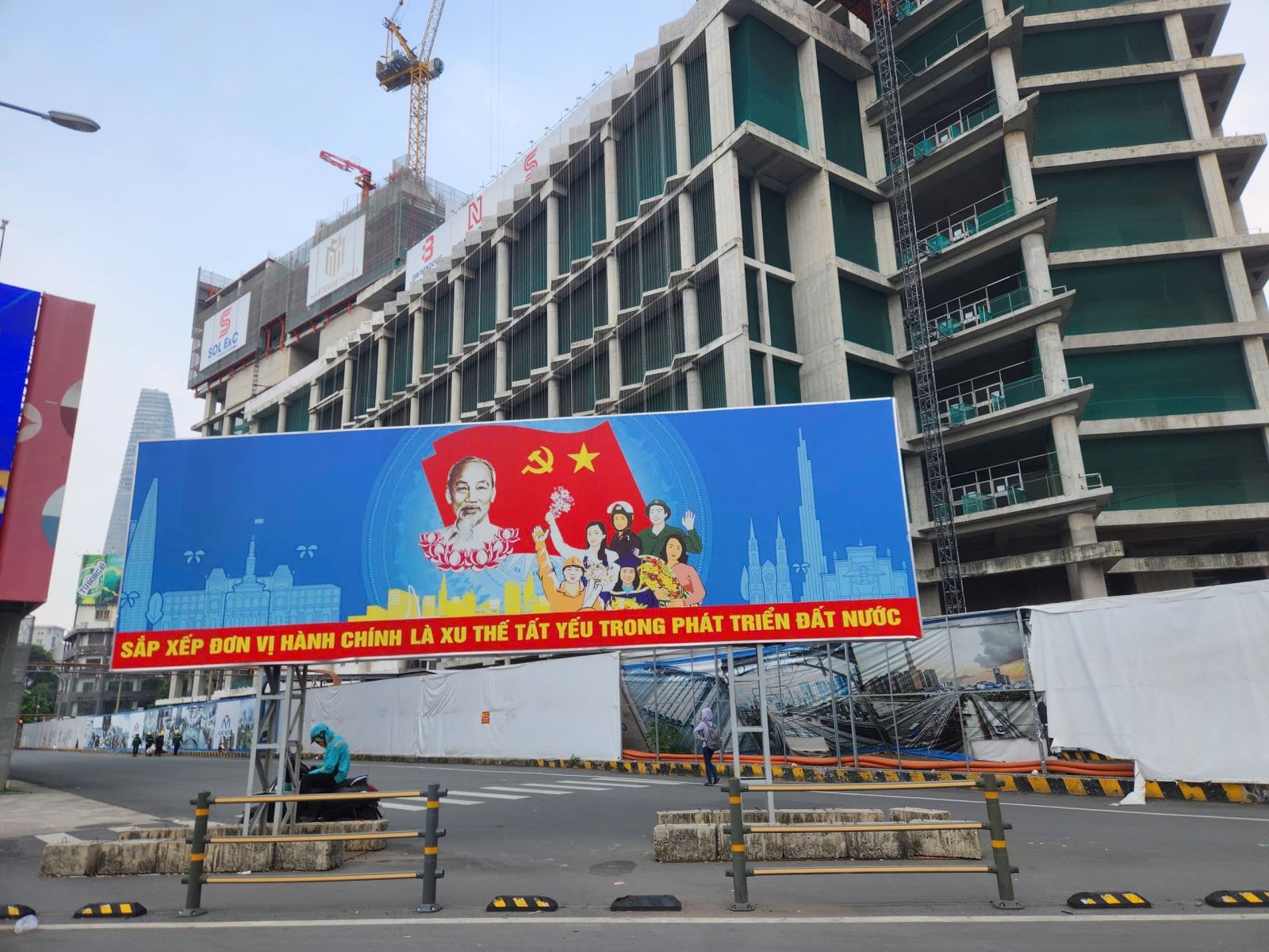 Thành phố mang tên Bác rực rỡ cờ hoa chào mừng Đại hội XIV của Đảng- Ảnh 11.