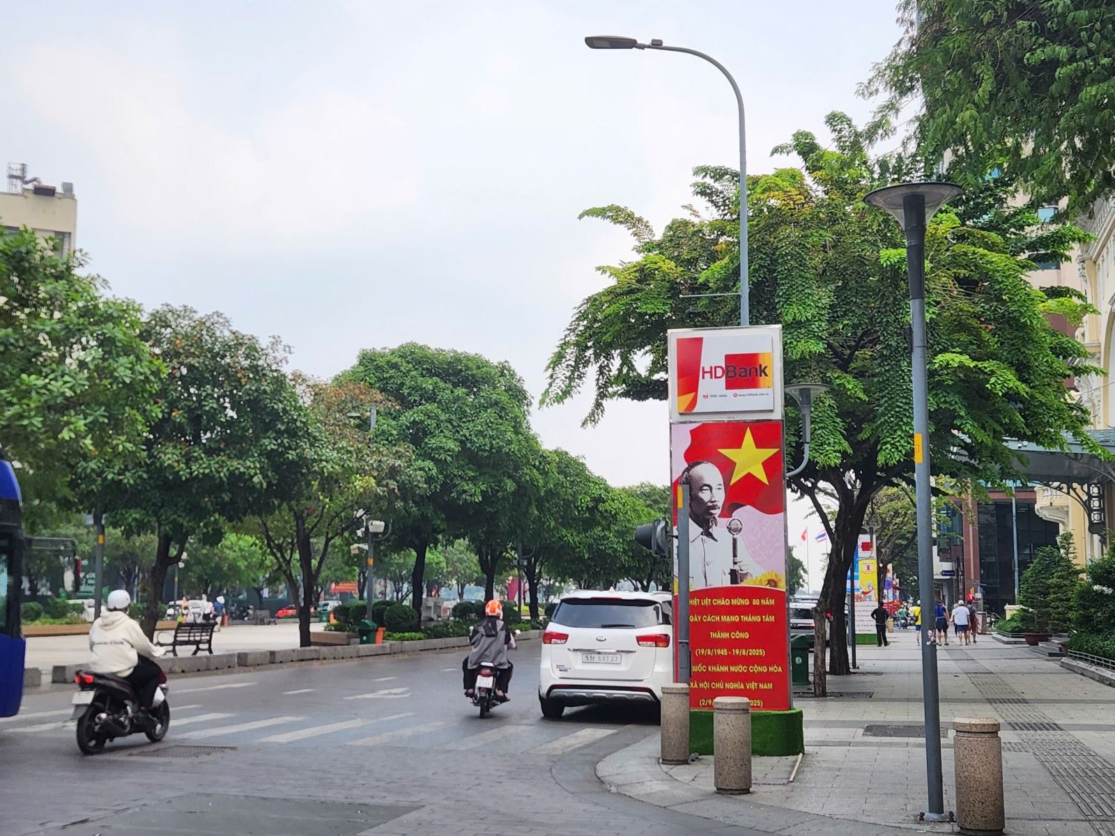 Thành phố mang tên Bác rực rỡ cờ hoa chào mừng Đại hội XIV của Đảng- Ảnh 12.