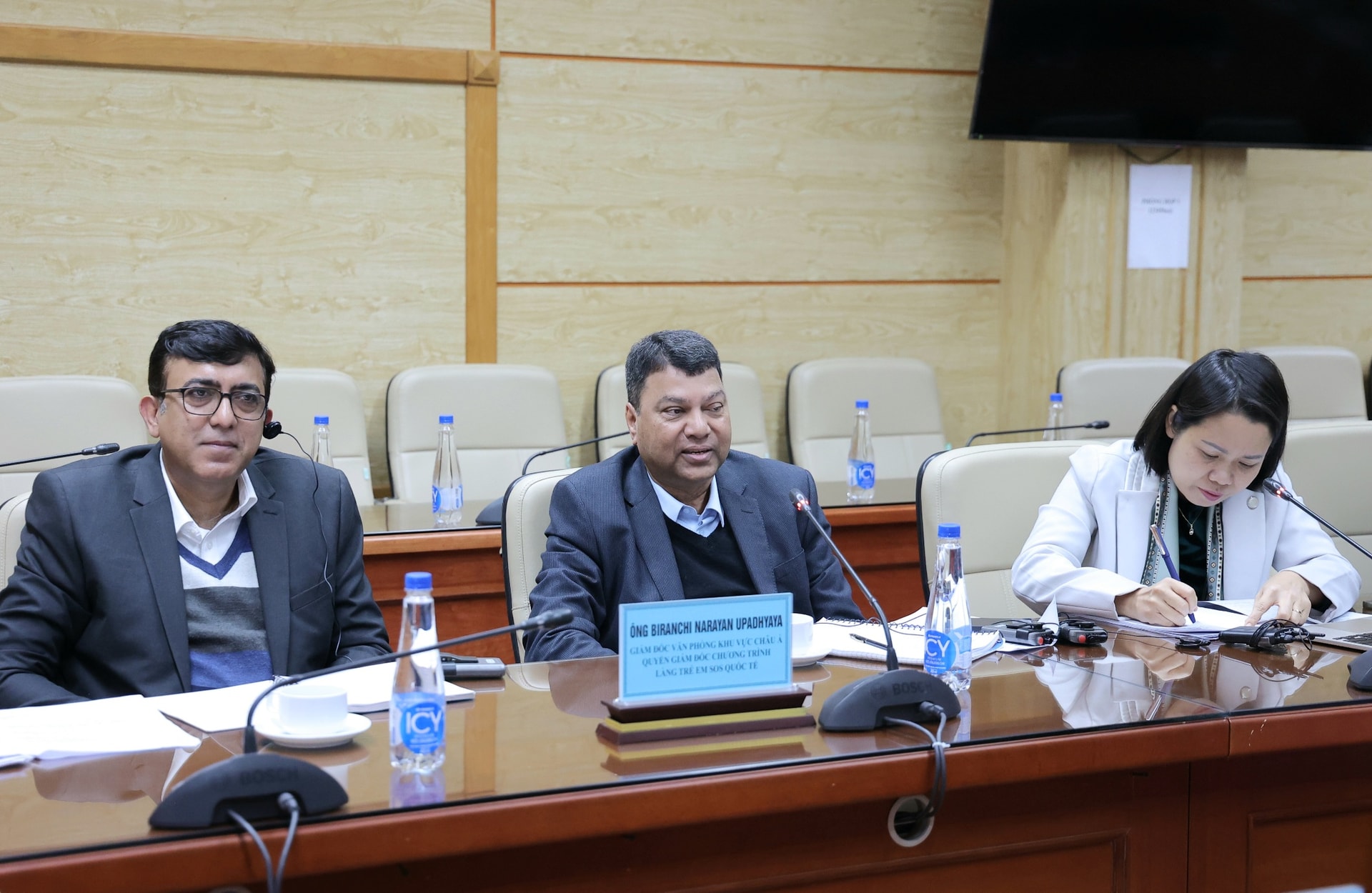 Bộ trưởng Bộ Y tế Đào Hồng Lan tiếp Quyền Giám đốc Chương trình Làng trẻ em SOS Quốc tế- Ảnh 2.