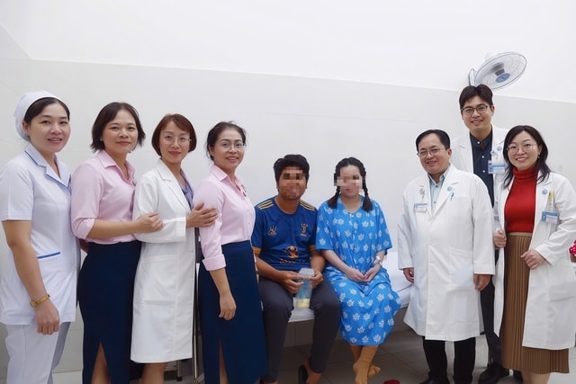 Kỳ tích y khoa: Chấm dứt 1 thai dị tật nặng để cứu bé còn lại trong ca song thai- Ảnh 1.