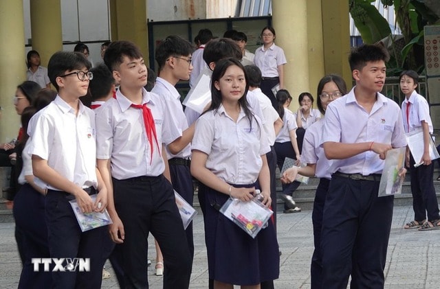 Phụ huynh, học sinh Hà Nội sốt ruột chờ công bố môn thi vào lớp 10- Ảnh 1.