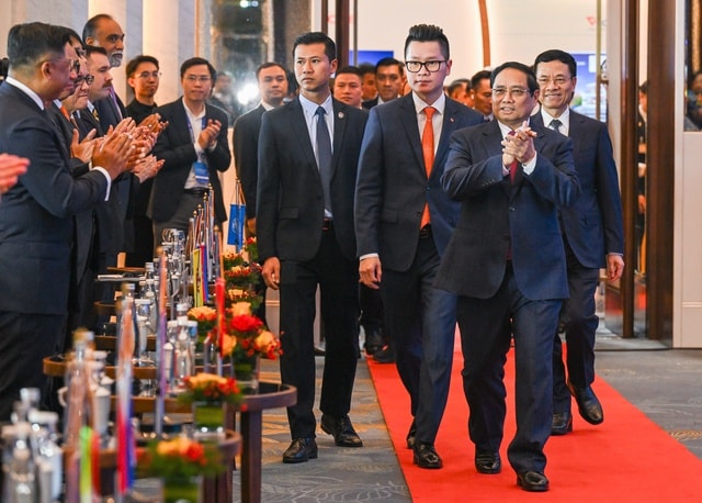 Hội nghị Bộ trưởng số ASEAN: Chuyển từ kết nối hạ tầng sang kết nối trí tuệ- Ảnh 2.