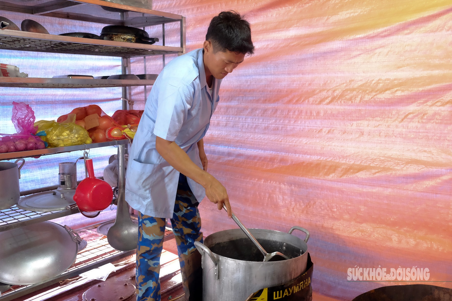 Những người giữ lửa thầm lặng trên tàu hải quân- Ảnh 9.