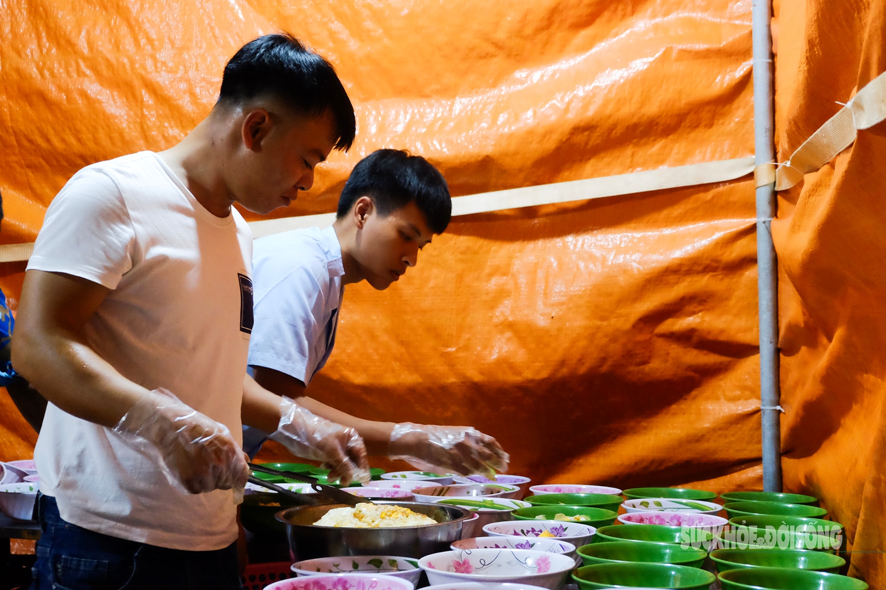 Những người giữ lửa thầm lặng trên tàu hải quân- Ảnh 3.