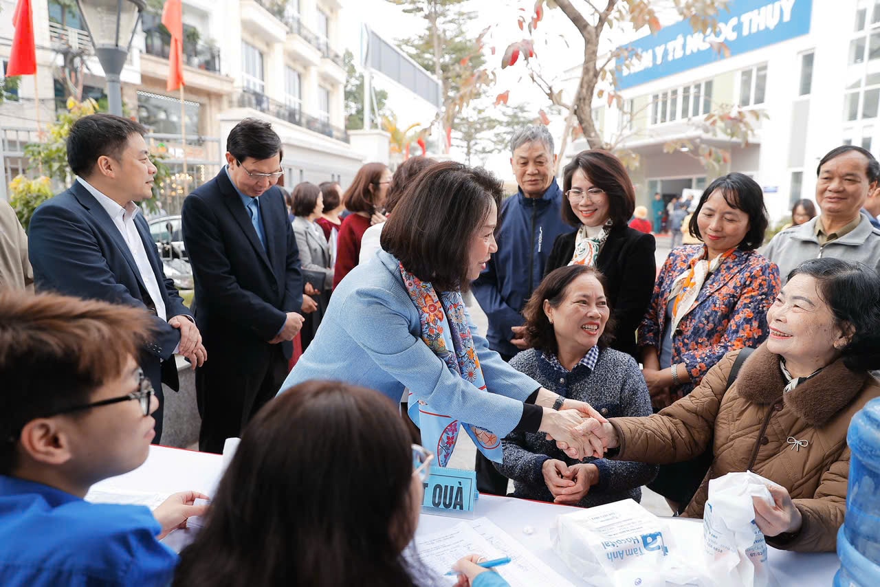 Người dân Hà Nội được khám thông minh tại 2 'trạm y tế 4.0' toàn diện đầu tiên- Ảnh 1. Người dân Hà Nội được khám thông minh tại 2 'trạm y tế 4.0' toàn diện đầu tiên- Ảnh 1.