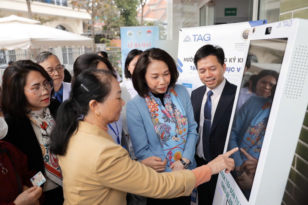 Người dân Hà Nội được khám thông minh tại 2 'trạm y tế 4.0' toàn diện đầu tiên- Ảnh 2. Người dân Hà Nội được khám thông minh tại 2 'trạm y tế 4.0' toàn diện đầu tiên- Ảnh 2.