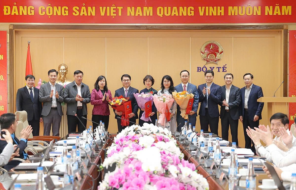 Bộ Y tế công bố quyết định điều động, bổ nhiệm cán bộ nhiều đơn vị- Ảnh 5.