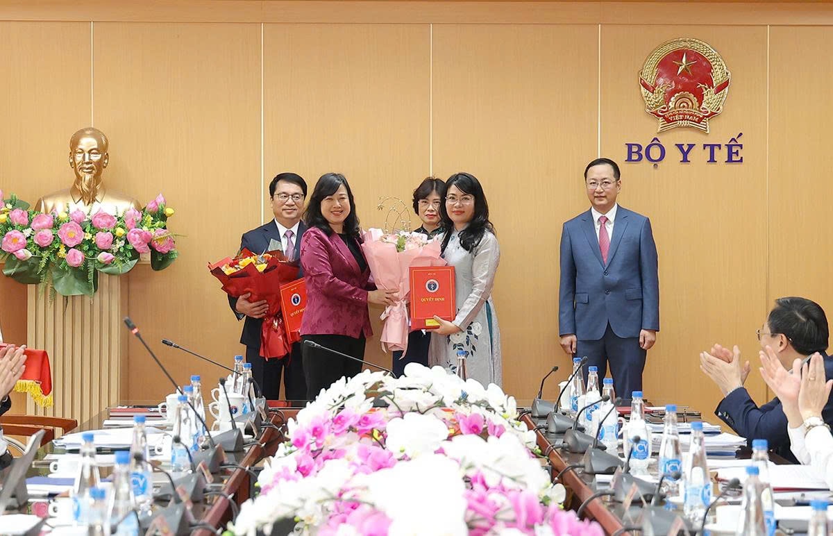 Bộ Y tế công bố quyết định điều động, bổ nhiệm cán bộ nhiều đơn vị- Ảnh 3.