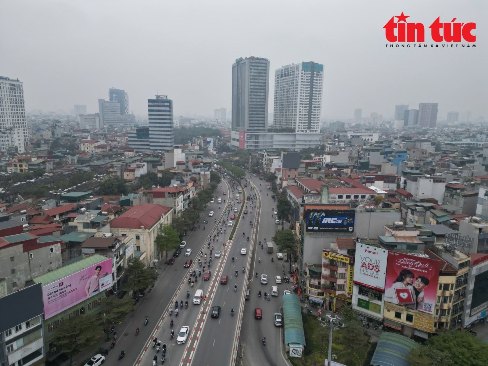 Đường phố Hà Nội thông thoáng như ngày Tết khi cấm xe tải vào nội đô- Ảnh 3.