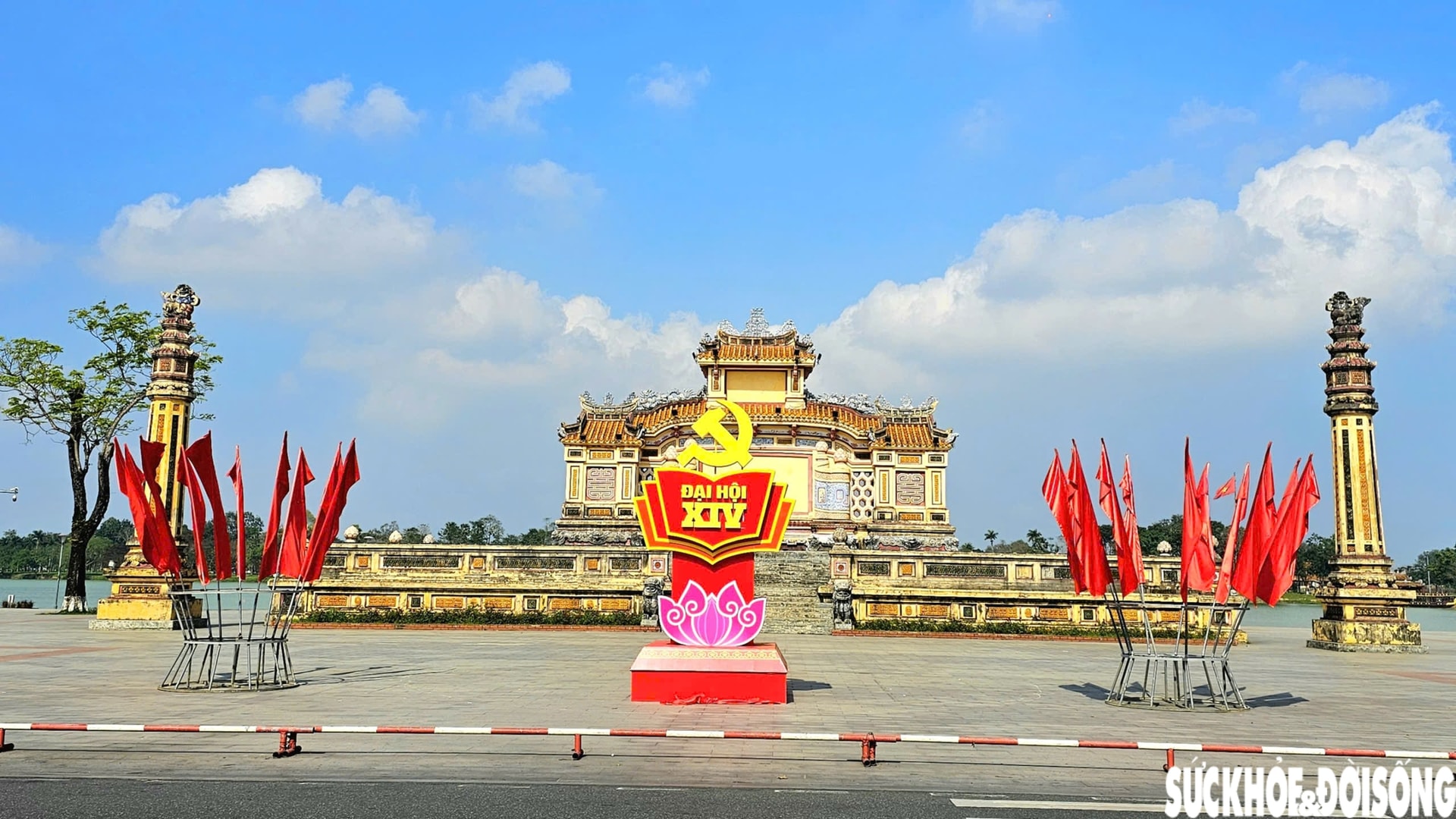 TP Huế rực rỡ cờ hoa hướng về Đại hội XIV của Đảng- Ảnh 6.