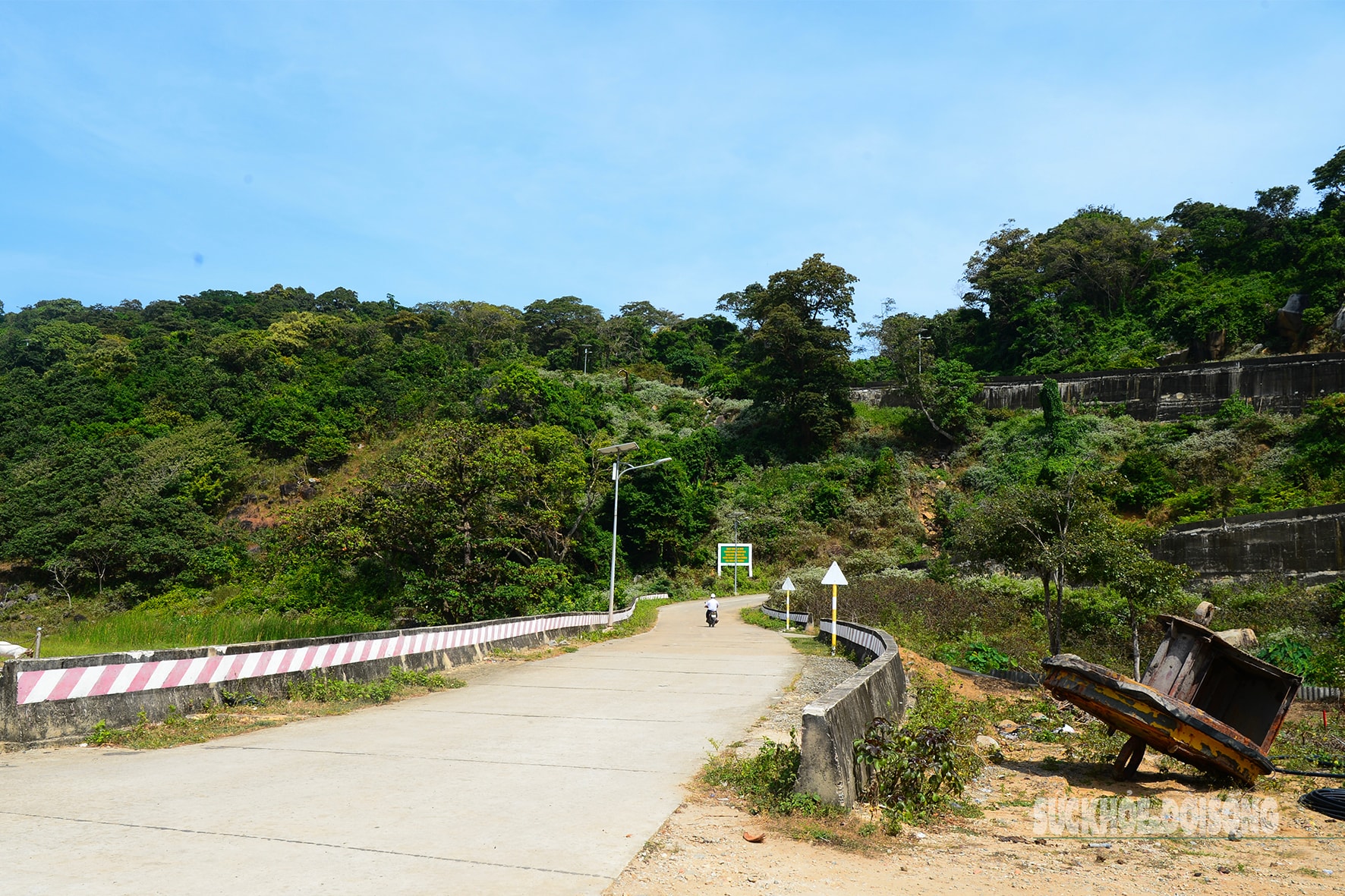 Bốn thập kỷ kiên cường bám đảo, người lính viết đơn xin ở lại- Ảnh 4.